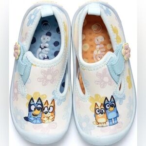 Toddler bluey water shoes size 10